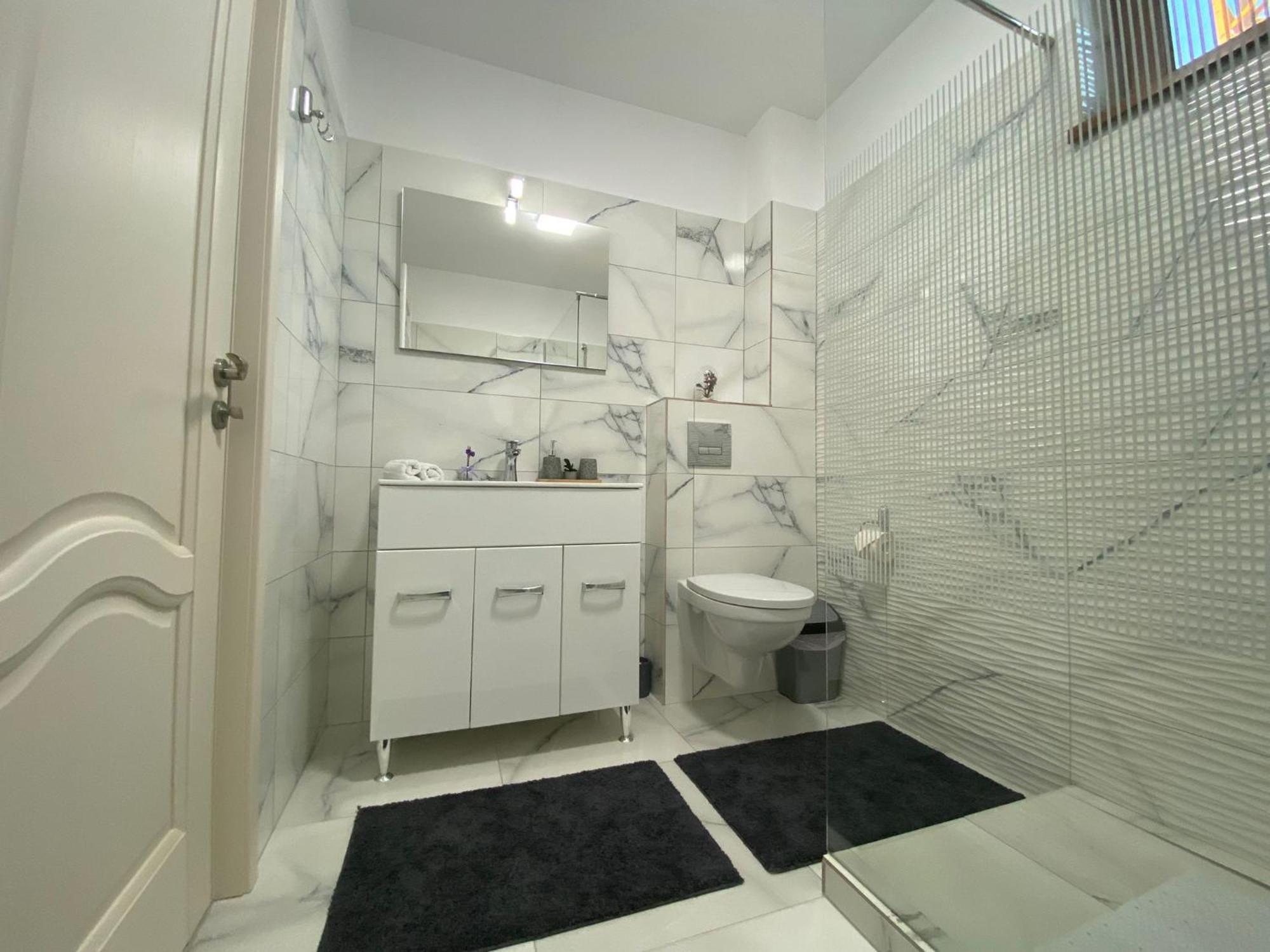 Tei Residence Piatra Neamţ Екстериор снимка